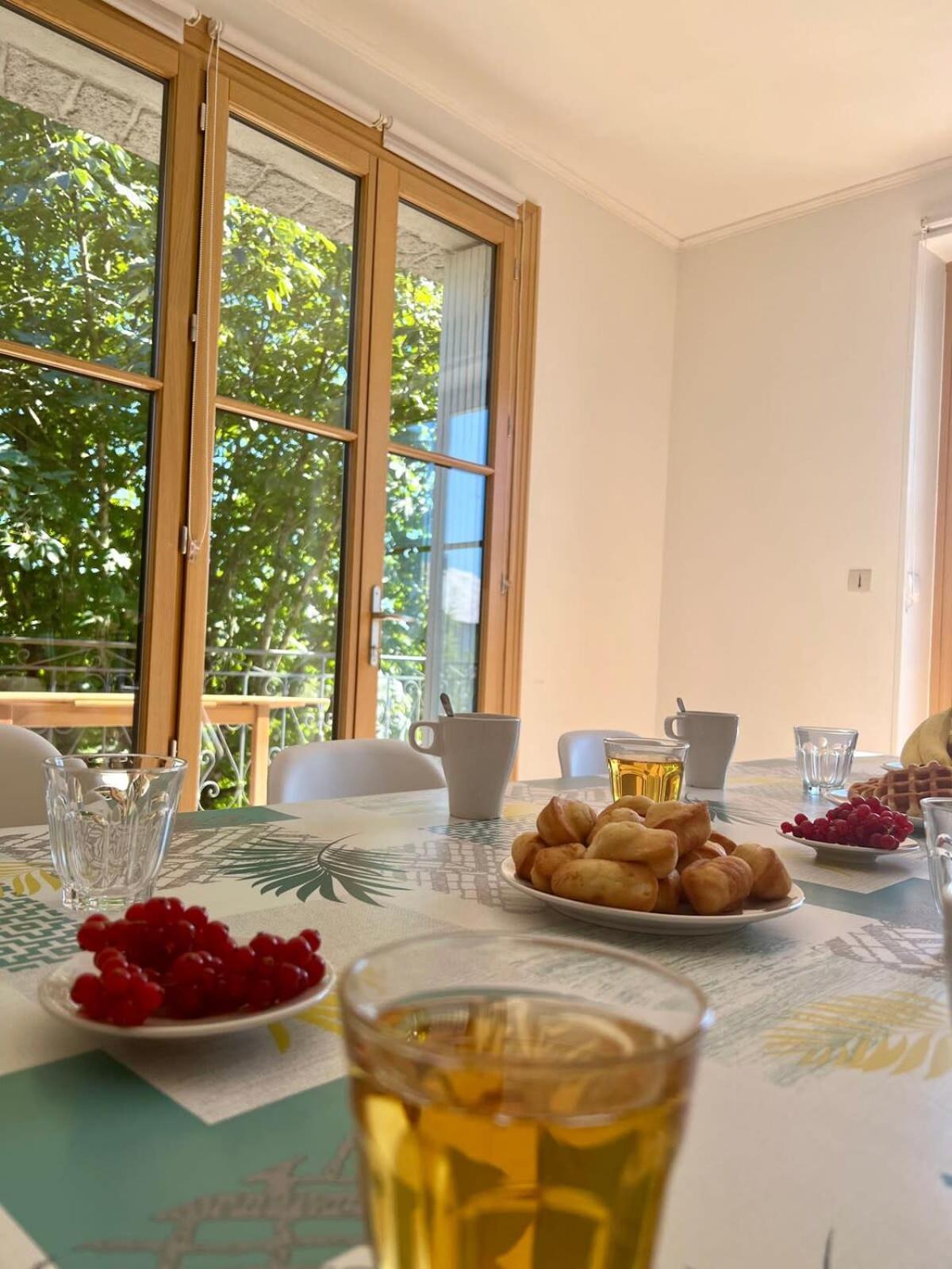 Villa La Baronnie - 11 Pers - Proche Brive -Jardin 尤塞克 外观 照片